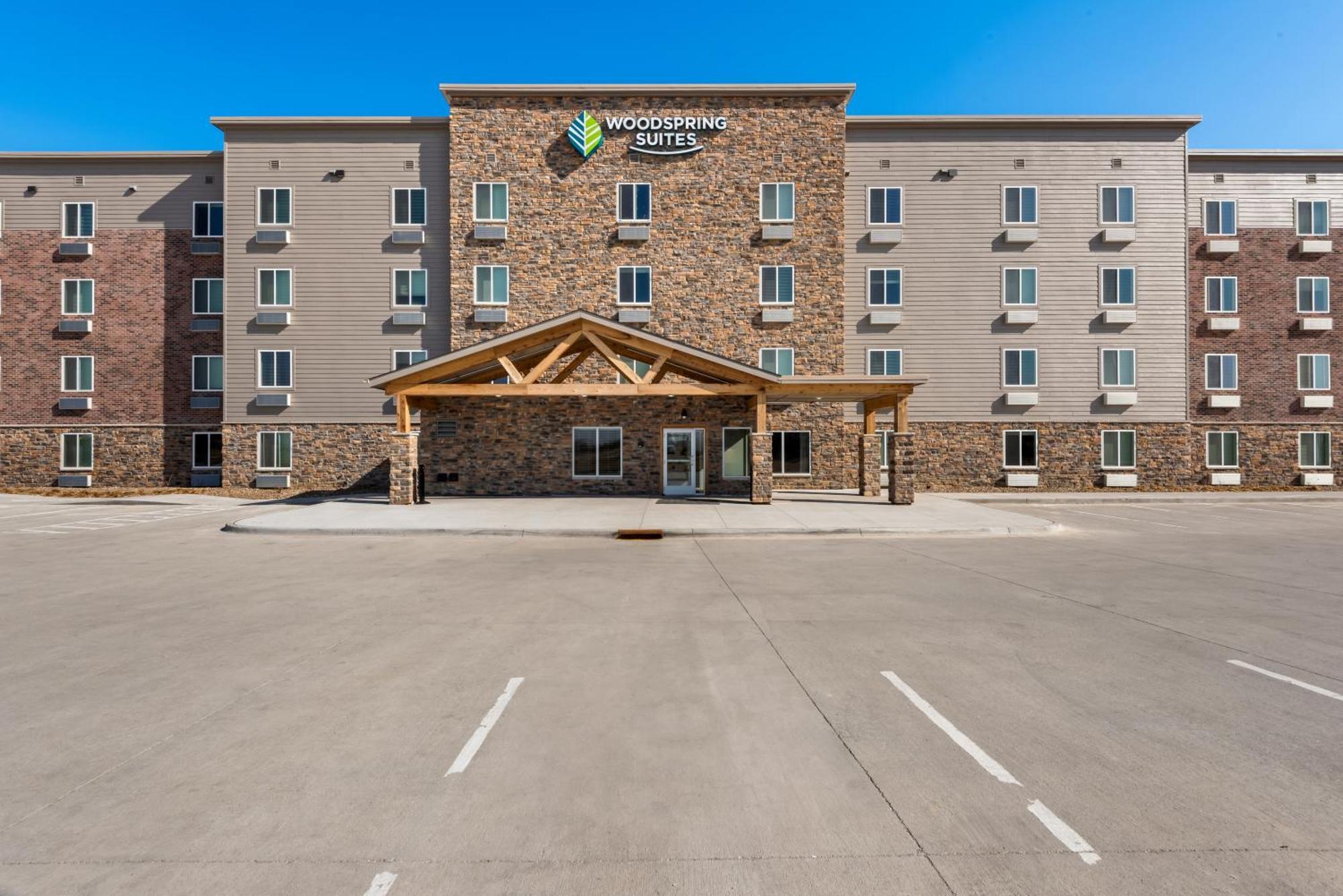 Woodspring Suites Coralville Iowa City Экстерьер фото