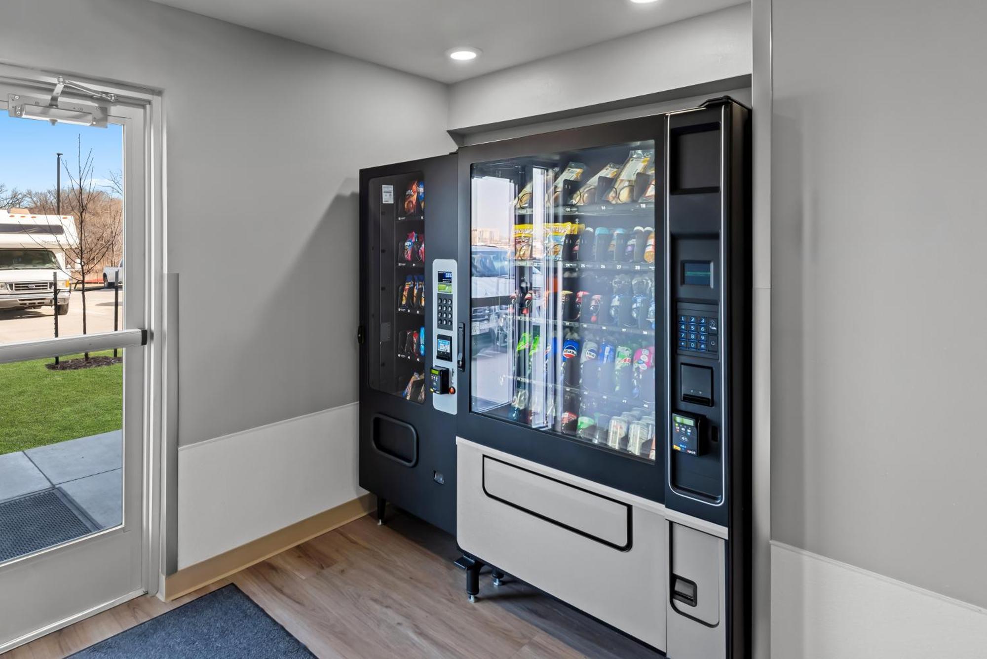 Woodspring Suites Coralville Iowa City Экстерьер фото